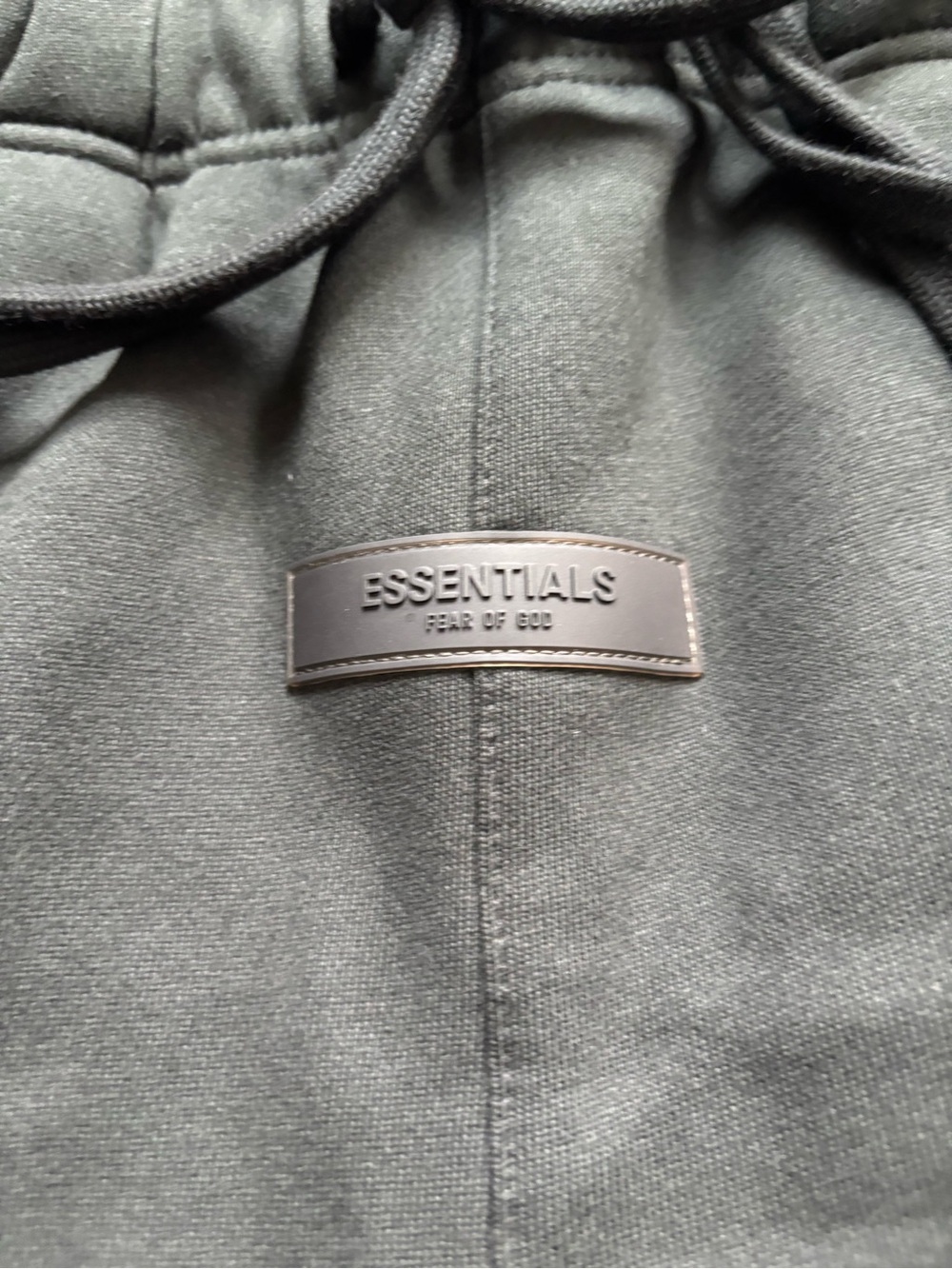 Essentials Shorts - Picture 3 of 5